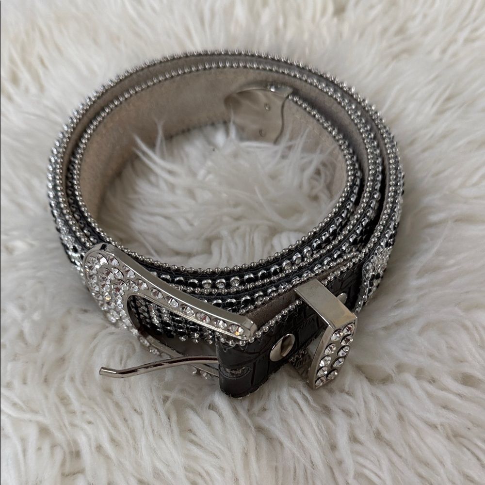 Nocona Elegant Leather Silver and Black Rhinestone Belt NWOT